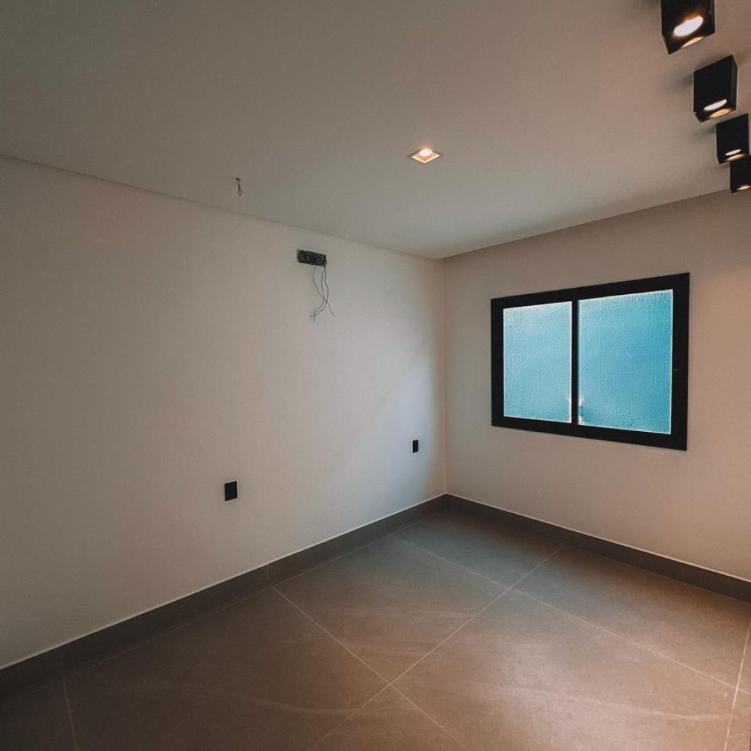 09f343a5-1817-4afe-a9d0-fafeac60375e