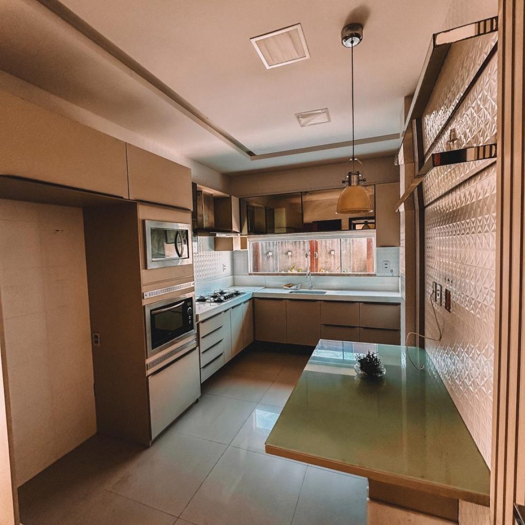 3b8af1e6-a559-4485-af2d-a7a6af7c02ce