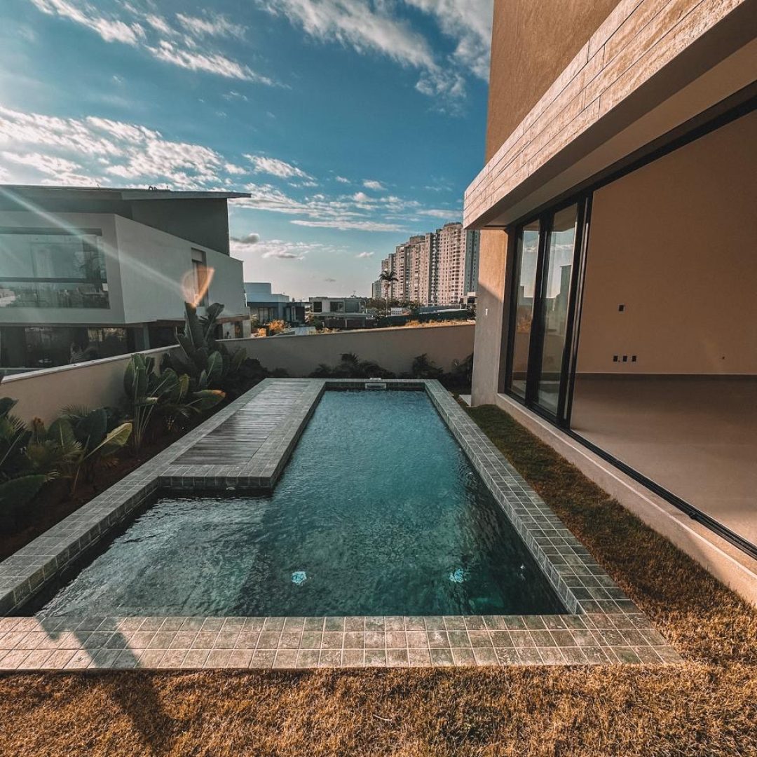 4f35b116-d51d-4893-b478-40aaaf223d7b