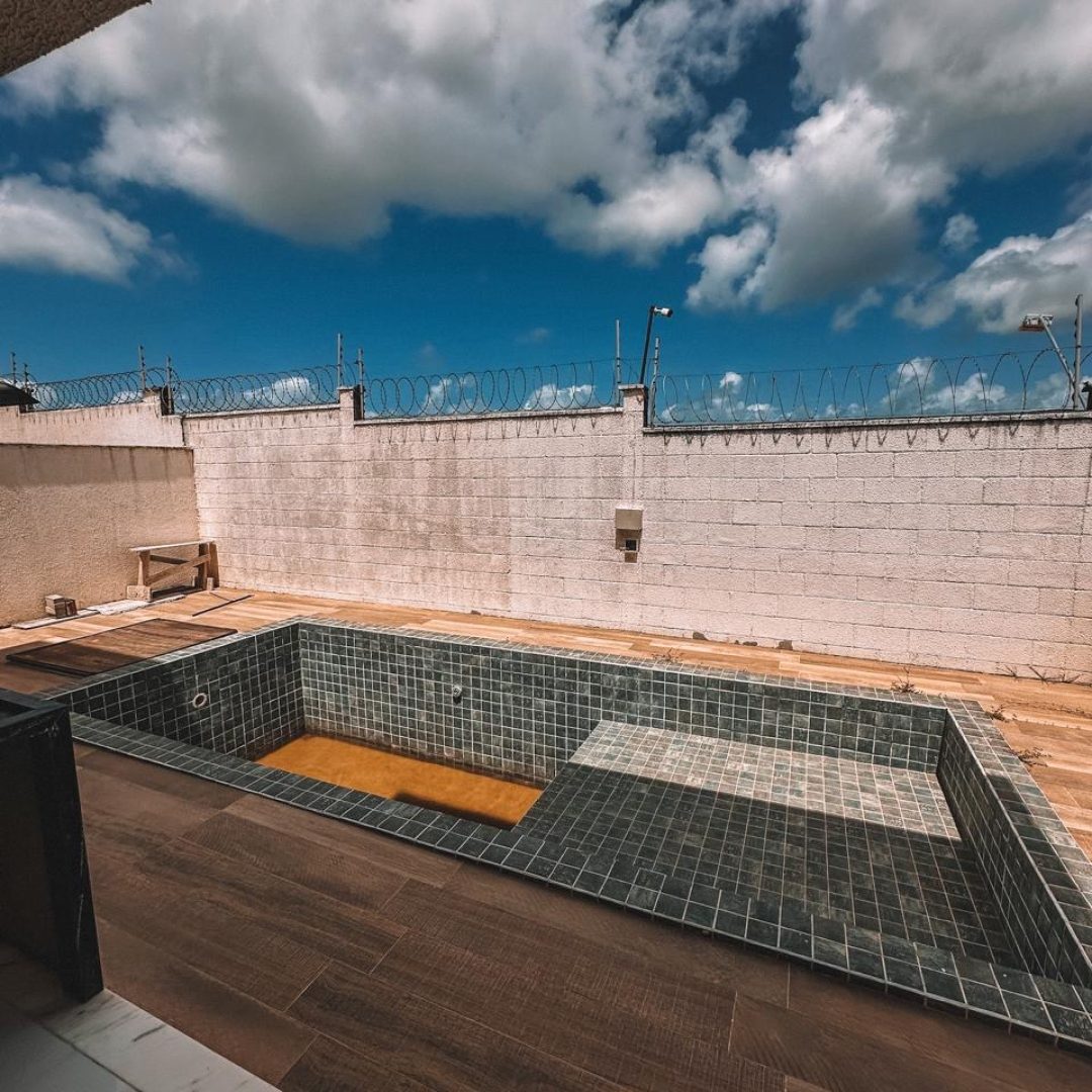 a56438be-82fc-493b-ba38-c9cf8048be17