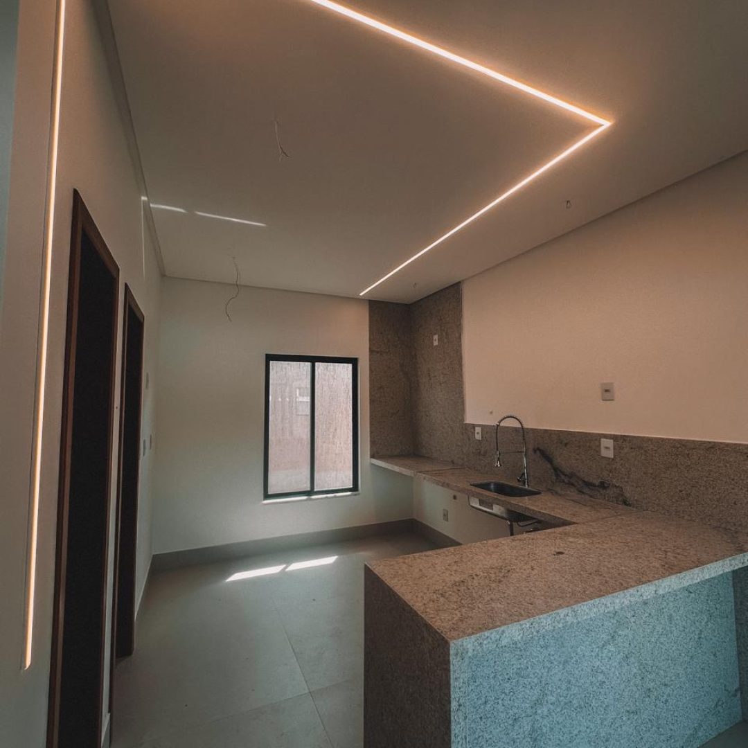 ace8d5dc-8bc6-4c4a-aeac-f5e96bac1d3d