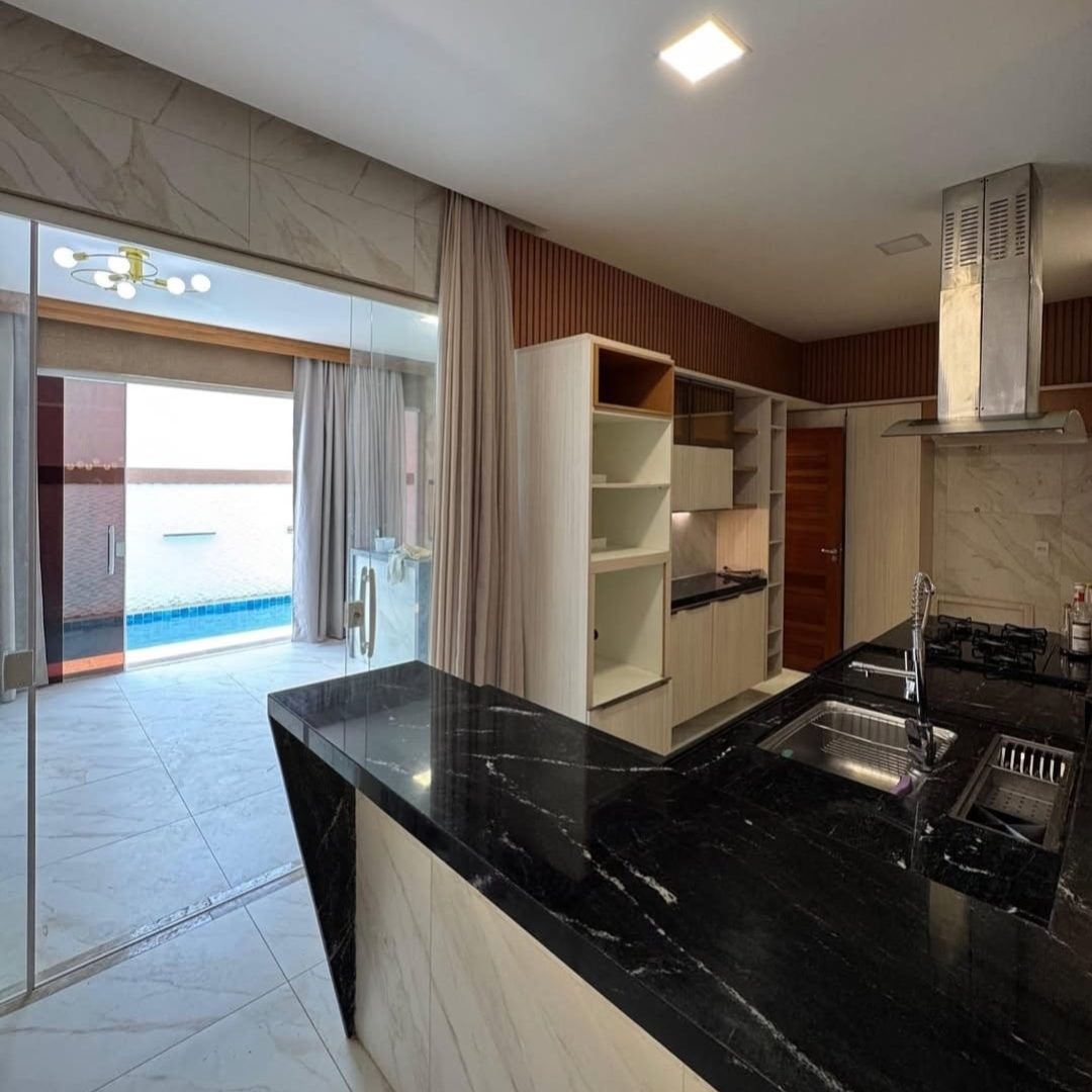 b9722d66-cd80-4a70-88b8-f4d93487e00f