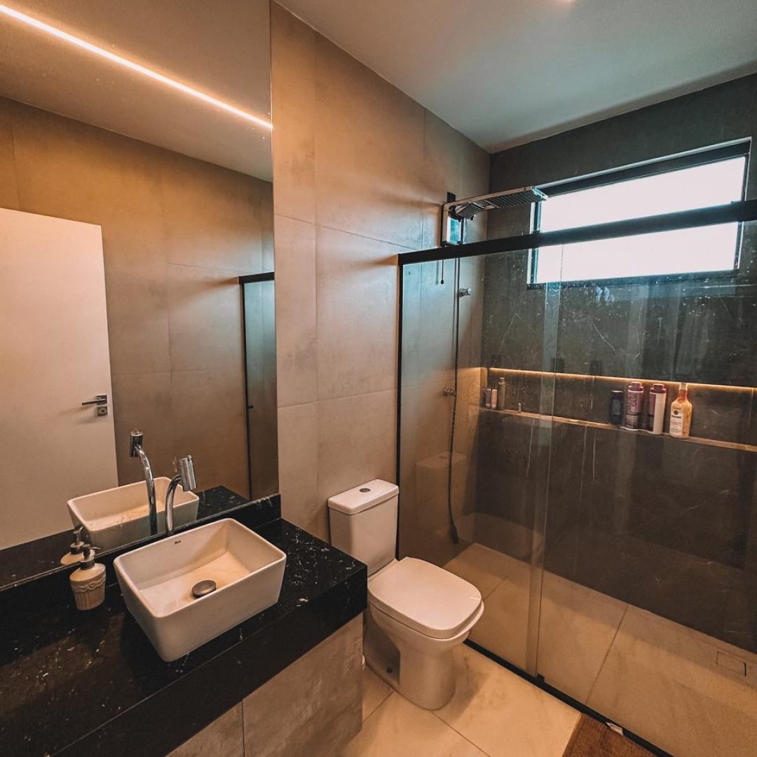 c60c6563-9e5c-40fd-92dd-7d2733949bcf