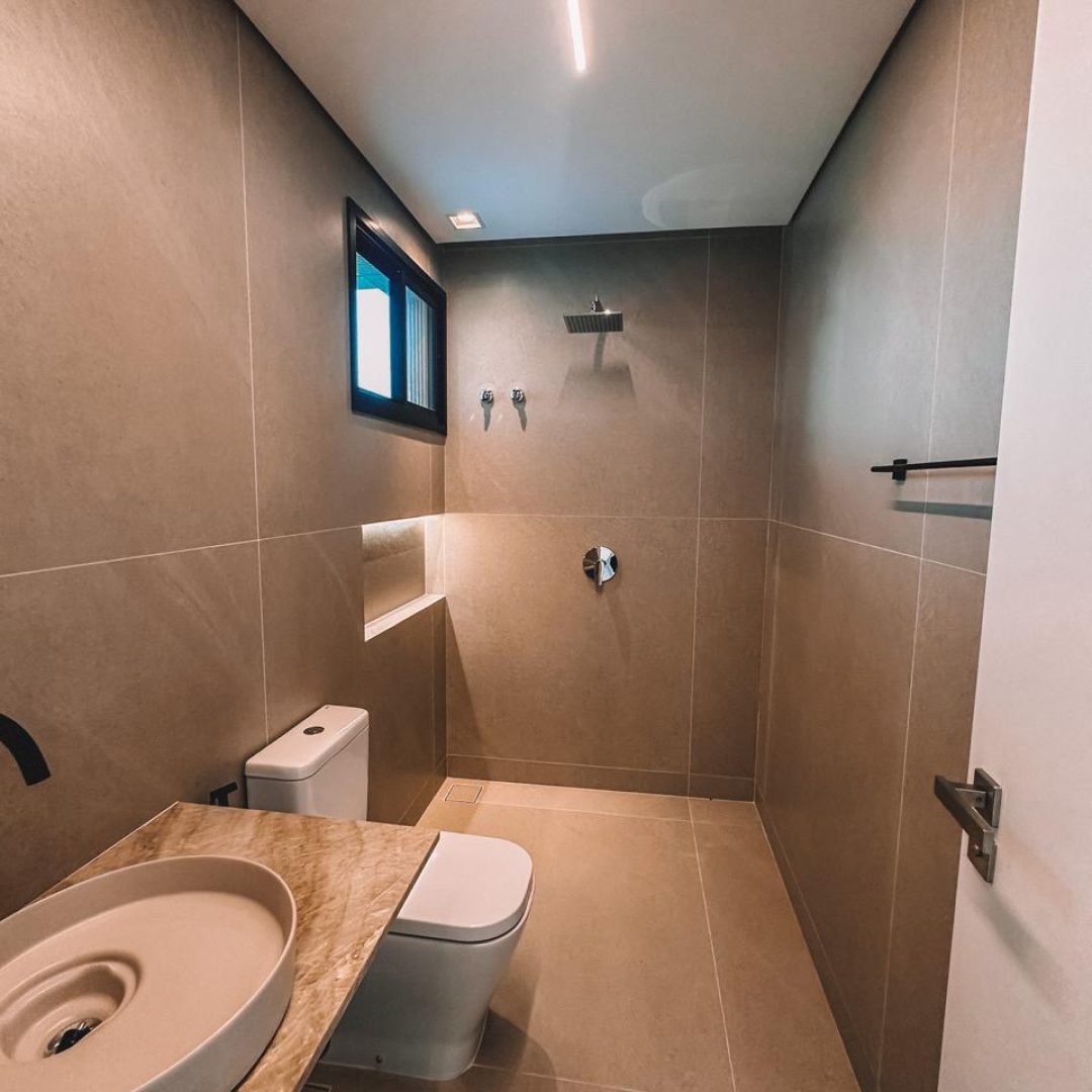 d3281573-ffd3-4386-8d29-7156cd6064d6