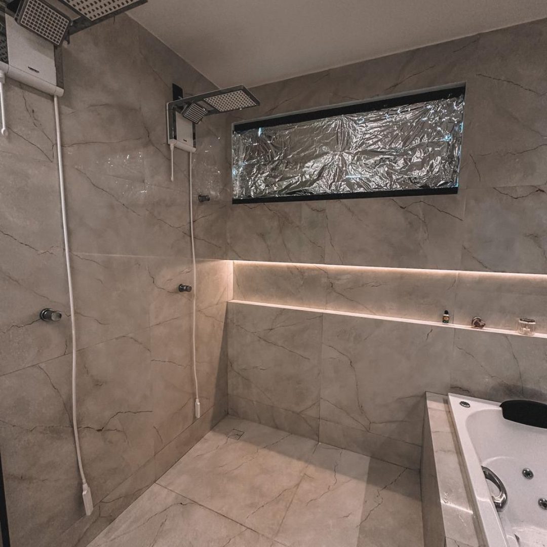 d6edb739-4615-48d9-a112-5d012b15853a