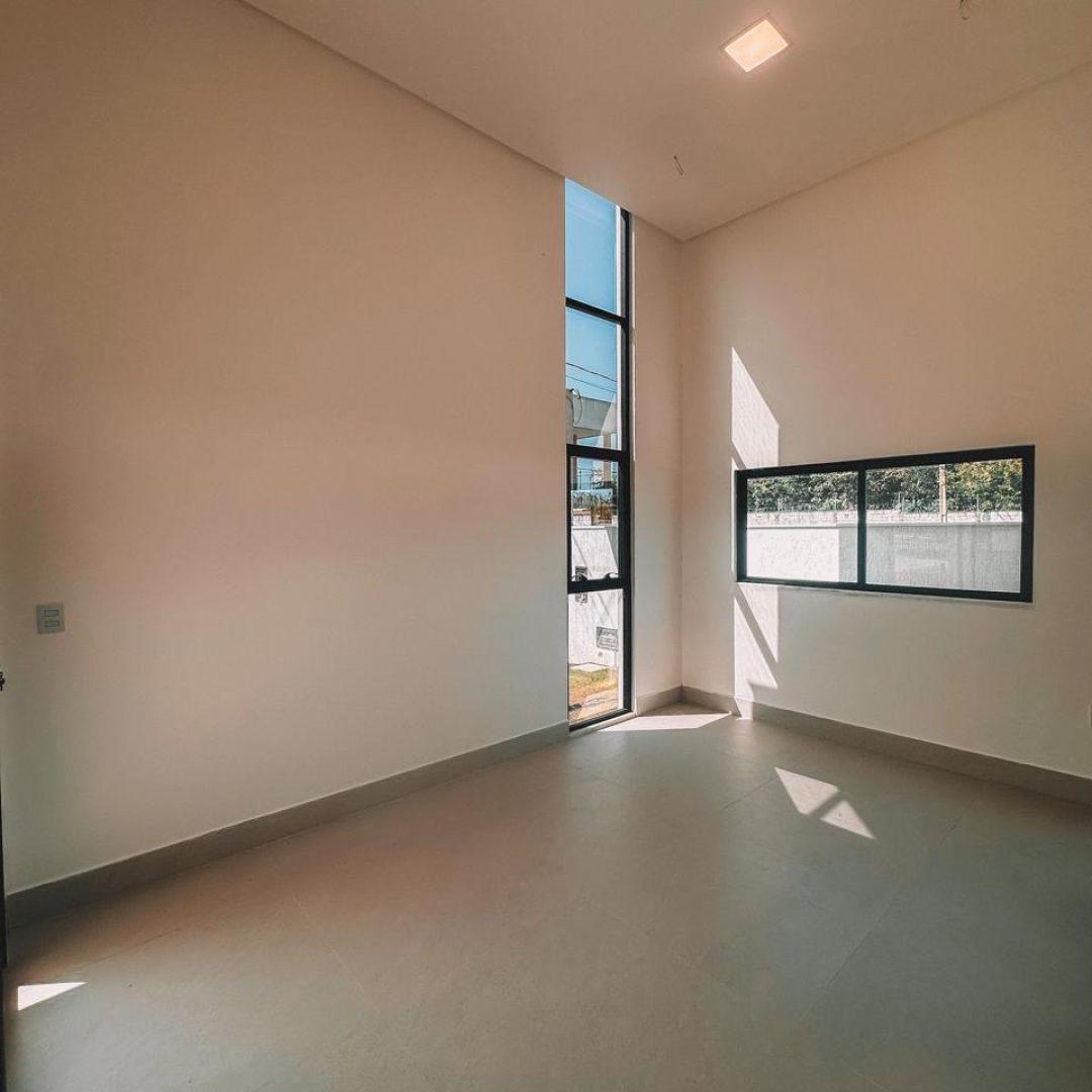 e6597d33-e831-4558-a689-7fca49d0907c